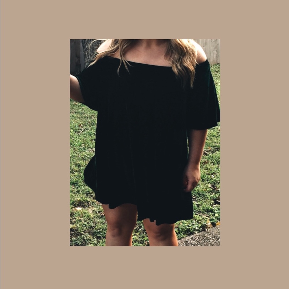 Gianni Bini Off-The-Shoulder Green Velvet Mini Dress